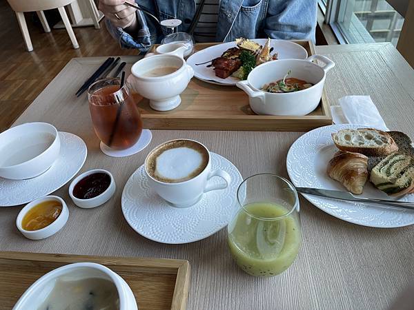 [高雄飯店] 親子不友善,但服務超級友善且極致奢華的藝術酒店