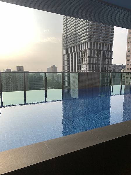 [高雄飯店] 親子不友善,但服務超級友善且極致奢華的藝術酒店