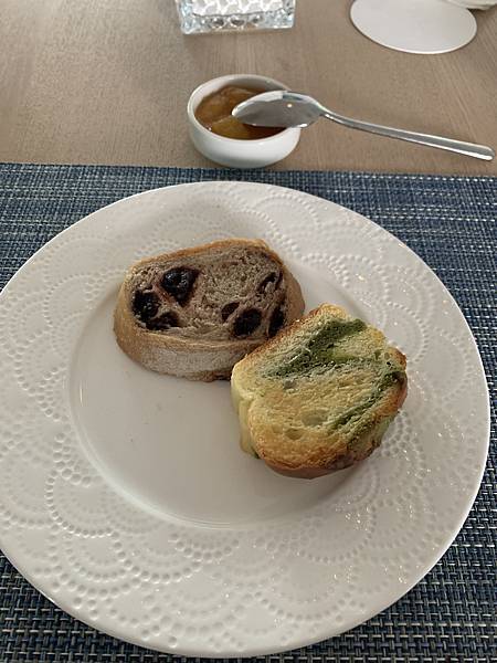 [高雄飯店] 親子不友善,但服務超級友善且極致奢華的藝術酒店