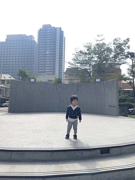 [高雄飯店] 親子不友善,但服務超級友善且極致奢華的藝術酒店