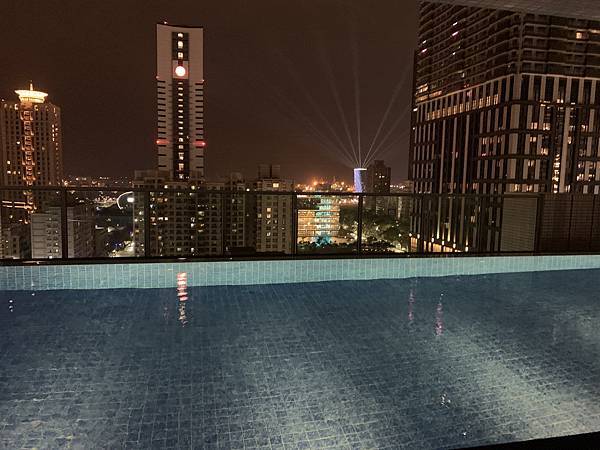 [高雄飯店] 親子不友善,但服務超級友善且極致奢華的藝術酒店