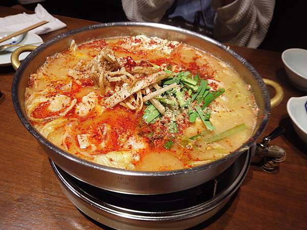 日本福岡行EP4--博多必吃牛腸鍋，LALAPORT OUT