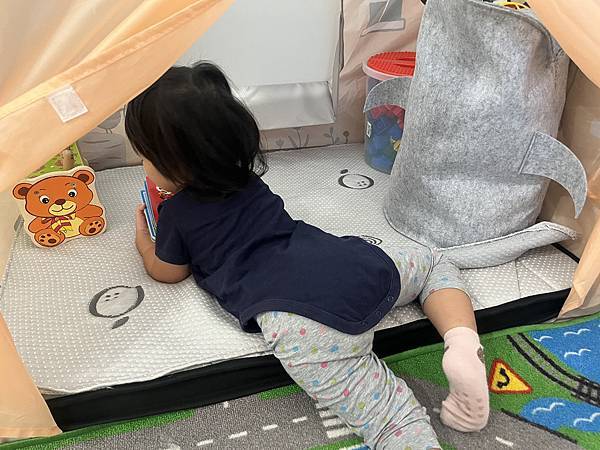 橘家床墊青埔門市--舒適高品質的床墊,諾寶試躺後都說好舒服喔 橘家床墊青埔門市--舒適高品質的床墊,諾寶試躺後都說好舒服喔