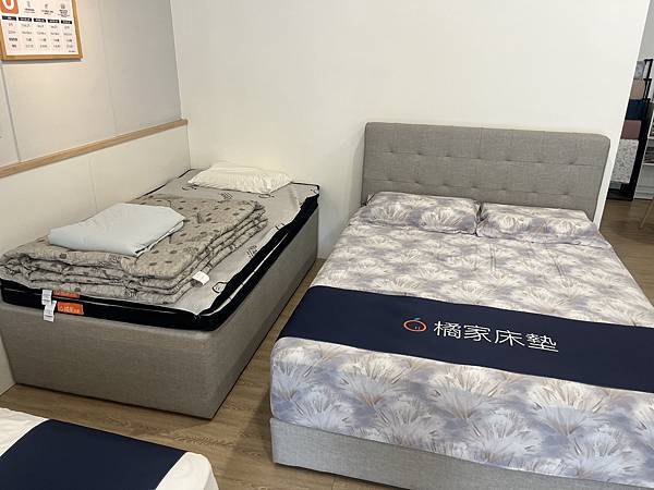 橘家床墊青埔門市--舒適高品質的床墊,諾寶試躺後都說好舒服喔 橘家床墊青埔門市--舒適高品質的床墊,諾寶試躺後都說好舒服喔