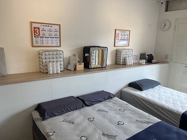 橘家床墊青埔門市--舒適高品質的床墊,諾寶試躺後都說好舒服喔 橘家床墊青埔門市--舒適高品質的床墊,諾寶試躺後都說好舒服喔