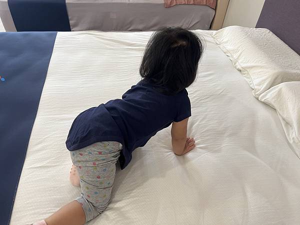 橘家床墊青埔門市--舒適高品質的床墊,諾寶試躺後都說好舒服喔 橘家床墊青埔門市--舒適高品質的床墊,諾寶試躺後都說好舒服喔