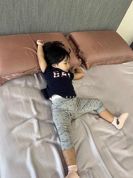 橘家床墊青埔門市--舒適高品質的床墊,諾寶試躺後都說好舒服喔 橘家床墊青埔門市--舒適高品質的床墊,諾寶試躺後都說好舒服喔