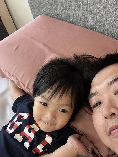 橘家床墊青埔門市--舒適高品質的床墊,諾寶試躺後都說好舒服喔 橘家床墊青埔門市--舒適高品質的床墊,諾寶試躺後都說好舒服喔