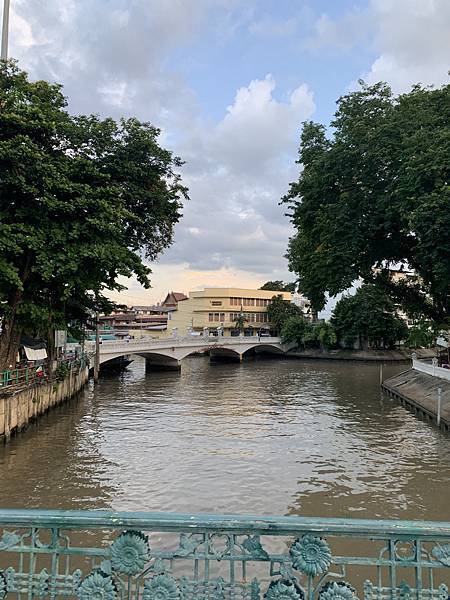 『泰國曼谷』曼谷自由行,暹羅站逛大街,紅大哥水門雞飯,米其林