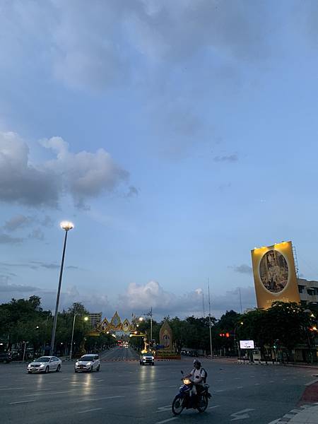 『泰國曼谷』曼谷自由行,暹羅站逛大街,紅大哥水門雞飯,米其林