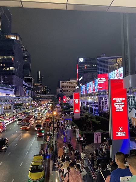 『泰國曼谷』曼谷自由行,暹羅站逛大街,紅大哥水門雞飯,米其林