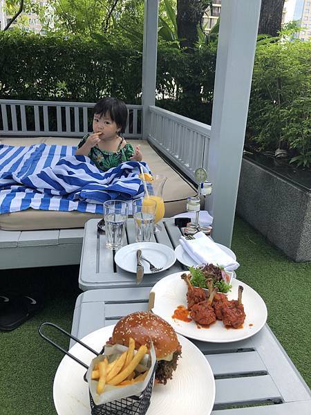 『泰國曼谷自由行』曼谷行最終篇，飯店吃吃喝喝，大買伴手禮～