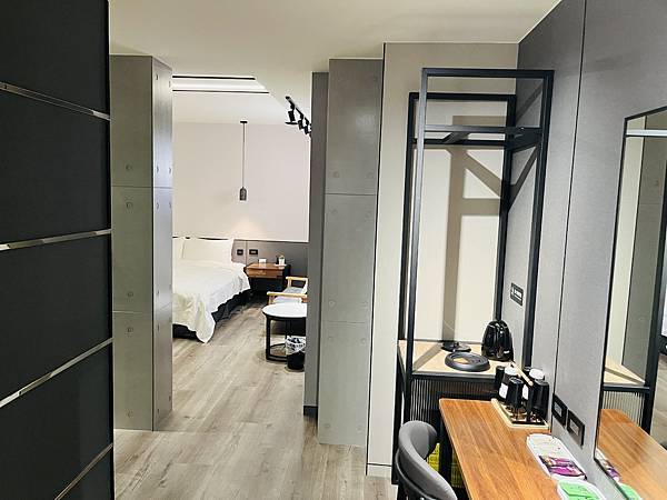 『桃園飯店』IF 商務汽旅--雅緻四人車庫房全家出遊的好選