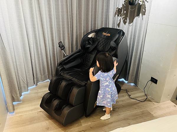 『桃園飯店』IF 商務汽旅--雅緻四人車庫房全家出遊的好選