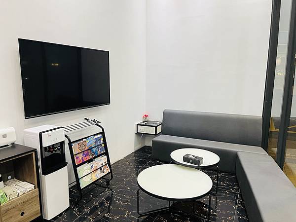 『桃園飯店』IF 商務汽旅--雅緻四人車庫房全家出遊的好選