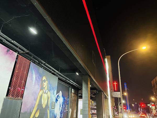 『桃園飯店』IF 商務汽旅--雅緻四人車庫房全家出遊的好選