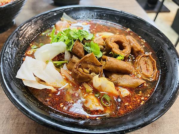 『台北古亭美食』【蜀來飽重慶小麵一家人吃爽爽!道地川味,口 『台北古亭美食』【蜀來飽重慶小麵一家人吃爽爽!道地川味,口