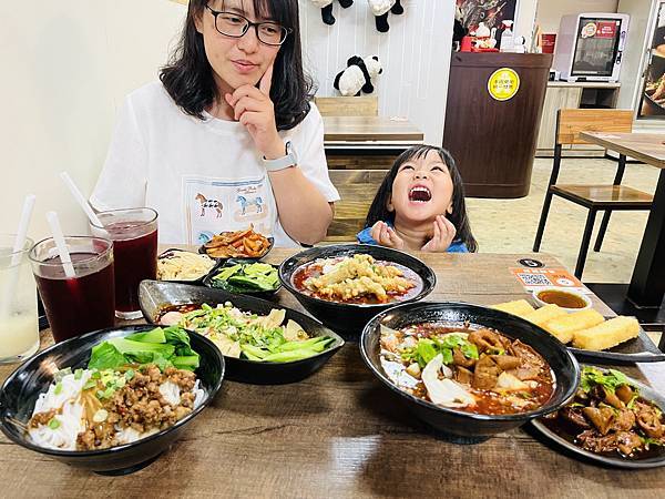 『台北古亭美食』【蜀來飽重慶小麵一家人吃爽爽!道地川味,口 『台北古亭美食』【蜀來飽重慶小麵一家人吃爽爽!道地川味,口
