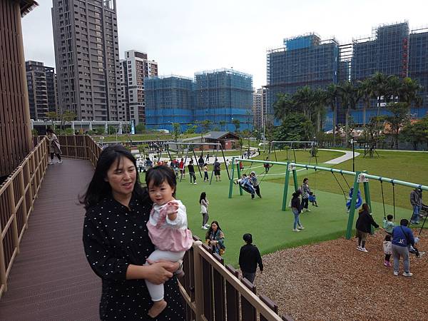 『新店美食』--主日後的小確幸:小碧潭築間火鍋+十四張歷史公