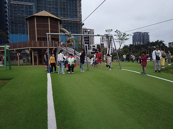 『新店美食』--主日後的小確幸:小碧潭築間火鍋+十四張歷史公