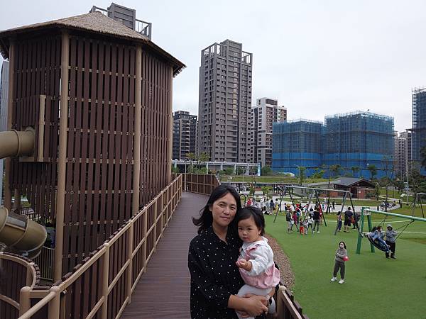 『新店美食』--主日後的小確幸:小碧潭築間火鍋+十四張歷史公