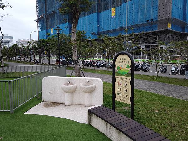 『新店美食』--主日後的小確幸:小碧潭築間火鍋+十四張歷史公