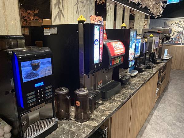 『新店美食』--主日後的小確幸:小碧潭築間火鍋+十四張歷史公