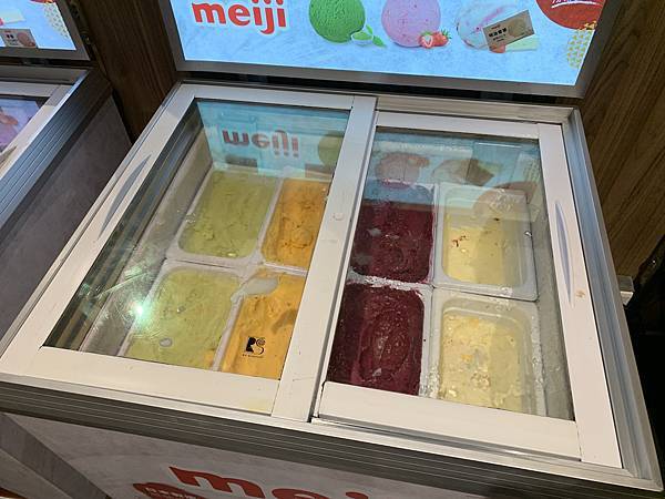 『新店美食』--主日後的小確幸:小碧潭築間火鍋+十四張歷史公