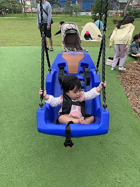 『新店美食』--主日後的小確幸:小碧潭築間火鍋+十四張歷史公