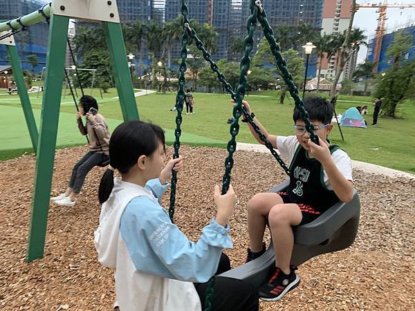 『新店美食』--主日後的小確幸:小碧潭築間火鍋+十四張歷史公