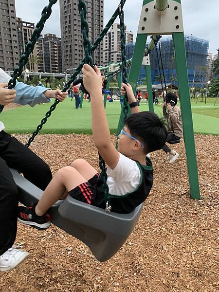 『新店美食』--主日後的小確幸:小碧潭築間火鍋+十四張歷史公