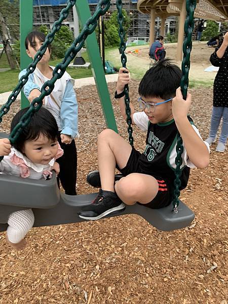 『新店美食』--主日後的小確幸:小碧潭築間火鍋+十四張歷史公