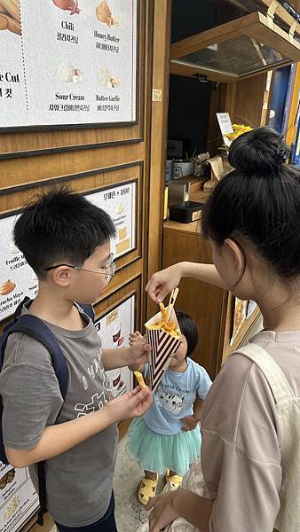 『韓國水原』慶祝碩寶十歲生日韓國吃燒肉啦!!