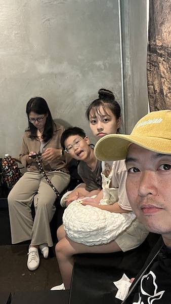 『韓國水原』慶祝碩寶十歲生日韓國吃燒肉啦!!