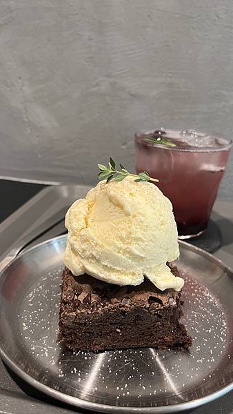 『韓國水原』慶祝碩寶十歲生日韓國吃燒肉啦!!