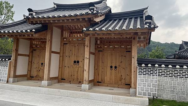 『韓國水原』慶祝碩寶十歲生日韓國吃燒肉啦!!