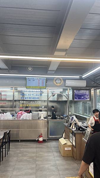 『韓國水原』慶祝碩寶十歲生日韓國吃燒肉啦!!