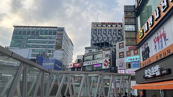 『韓國水原』慶祝碩寶十歲生日韓國吃燒肉啦!!