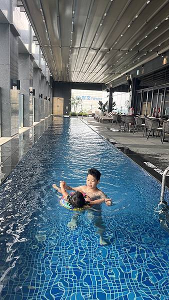 『韓國水原』慶祝碩寶十歲生日韓國吃燒肉啦!!