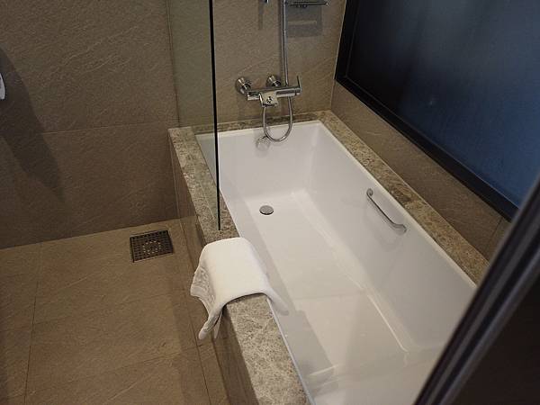 『韓國水原』慶祝碩寶十歲生日韓國吃燒肉啦!!