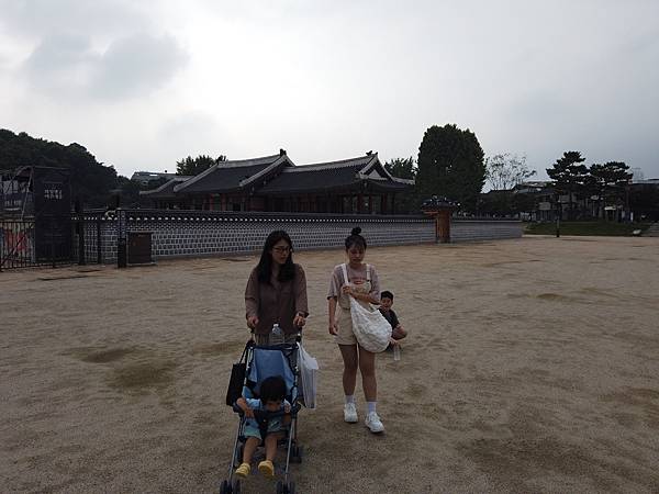 『韓國水原』慶祝碩寶十歲生日韓國吃燒肉啦!!