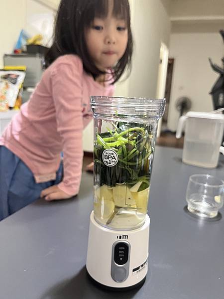 『好物開箱』《營養大師 隨果食光機》隨時隨地都能喝到新鮮果汁