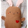 20110112-小棕兔抱枕01.jpg