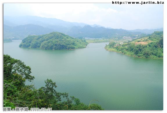 經過燕子湖，這裡景色蠻壯觀的耶~