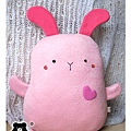 20110112-小粉兔抱枕02.jpg