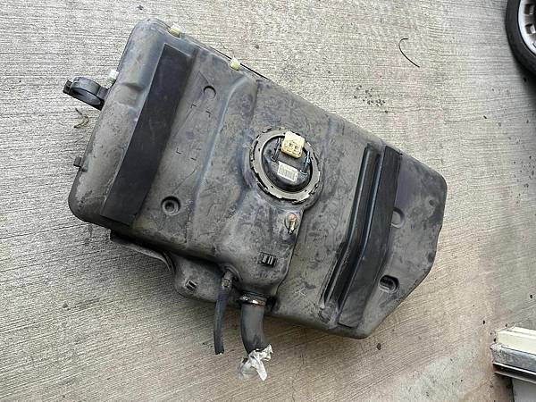 車輛故障整理~油箱破滲