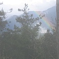 山屋旁的彩虹
