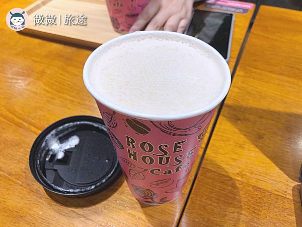 台中咖啡廳＿台中outlet下午茶＿台中約會景點_Rose House Cafe(台中三井店)-2.jpg