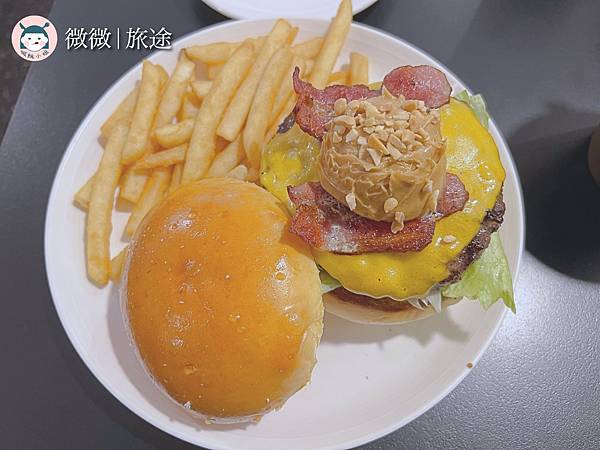 信義餐廳_台北漢堡推薦_市政府站美食_AWESOME BURGER-1.jpg