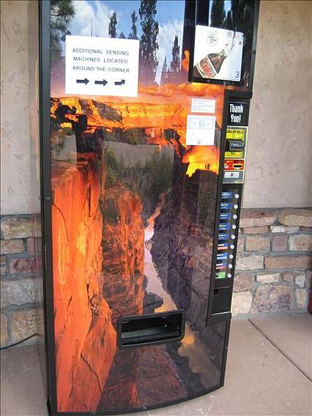 連販賣機也有設計過 很好很整體